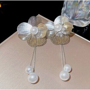 Exaggerated Pearl Tassel Flower Earrings